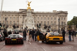 Filming scenes of 'Transformers: The Last Knight' outside of Buckingham Palace