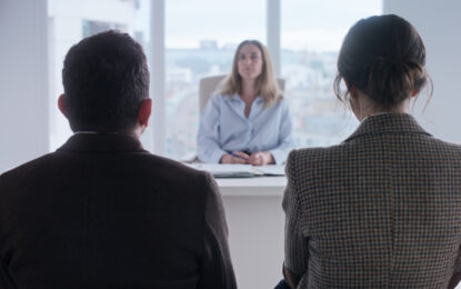 ΣΑΣ ΠΙΣΤΕΥΟΥΜΕ