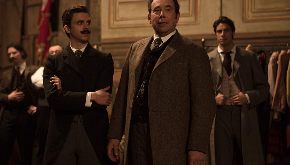 ΕΝΤΜΟΝΤ ΕΝΑΣ ΑΠΡΟΒΛΕΠΤΟΣ ΣΥΓΡΑΦΕΑΣ