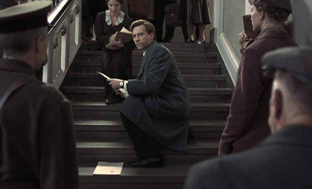 ΔΥΟ ΕΙΣΑΓΓΕΛΕΙΣ