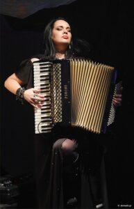 Η Ωραία Ελένη στην κοιλάδα των νεκρών ερώτων