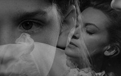 ΜΙΑ ΜΟΡΦΗ ΣΤΟ ΠΑΡΑΘΥΡΟ