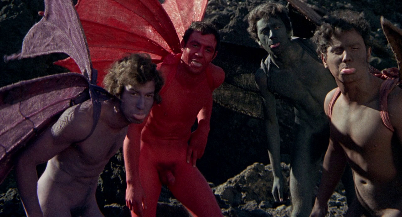 ΑΦΙΕΡΩΜΑ ΣΤΗΝ ΚΩΜΩΔΙΑ