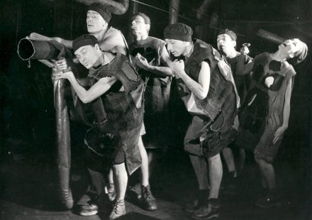 Ο ΜΥΘΟΣ ΣΤΟΝ ΕΝΙΑΙΟ ΠΑΡΑΣΤΑΤΙΚΟ ΧΩΡΟ