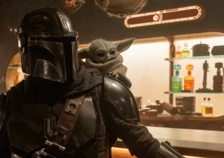Star wars The Mandalorian and Grog